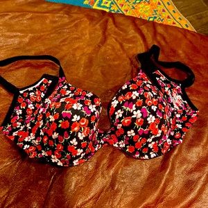 Victoria’s Secret lined Perfect Coverage bra
